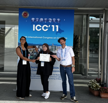 Aya Azeddioui, doctorante en 3�me ann�e au LNAR, re�oit le prix Young Researcher Presentation Award (ICC'11 Sapporo, Japon)